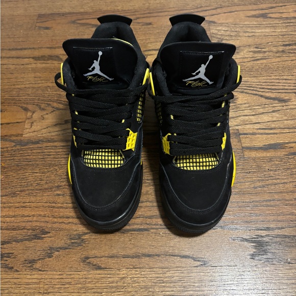 Jordan 4 Thunder size 9 with box good condition - Picture 2 of 4
